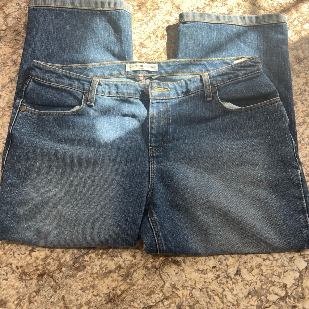 Tommy Hilfiger Blue Capris Classic Style